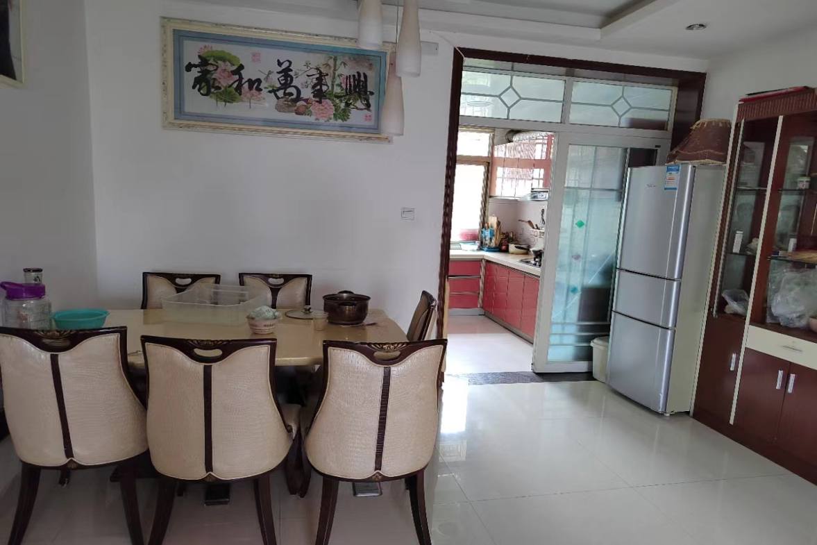 乐坪街道办事处家属区 4室2厅2卫 1700.0元/月 乐坪街道办事处家属区 4室2厅2卫 1700.0元/月室内图