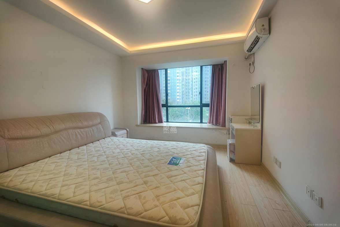 湘江世纪城鸿江苑  3室2厅2卫    3000.0元/月室内图