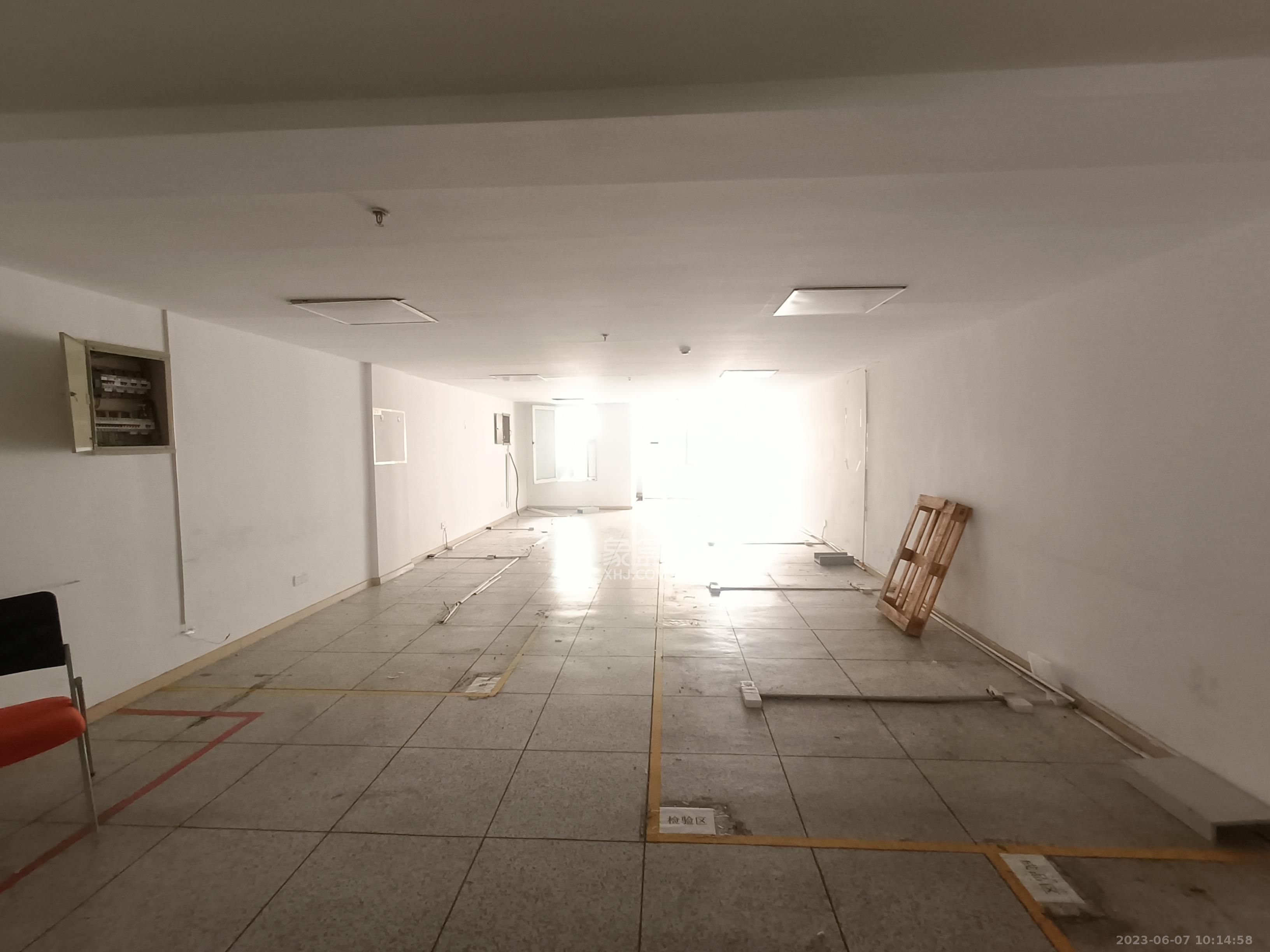 麓谷新长海中心   1500.0㎡     75000.00元/月室内图