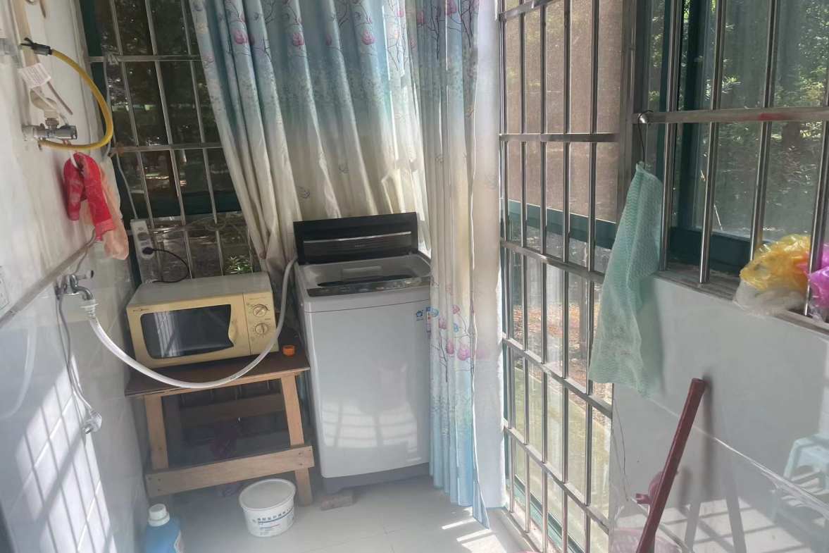 雅士林湘苑一期  3室2厅2卫   100.00万室内图