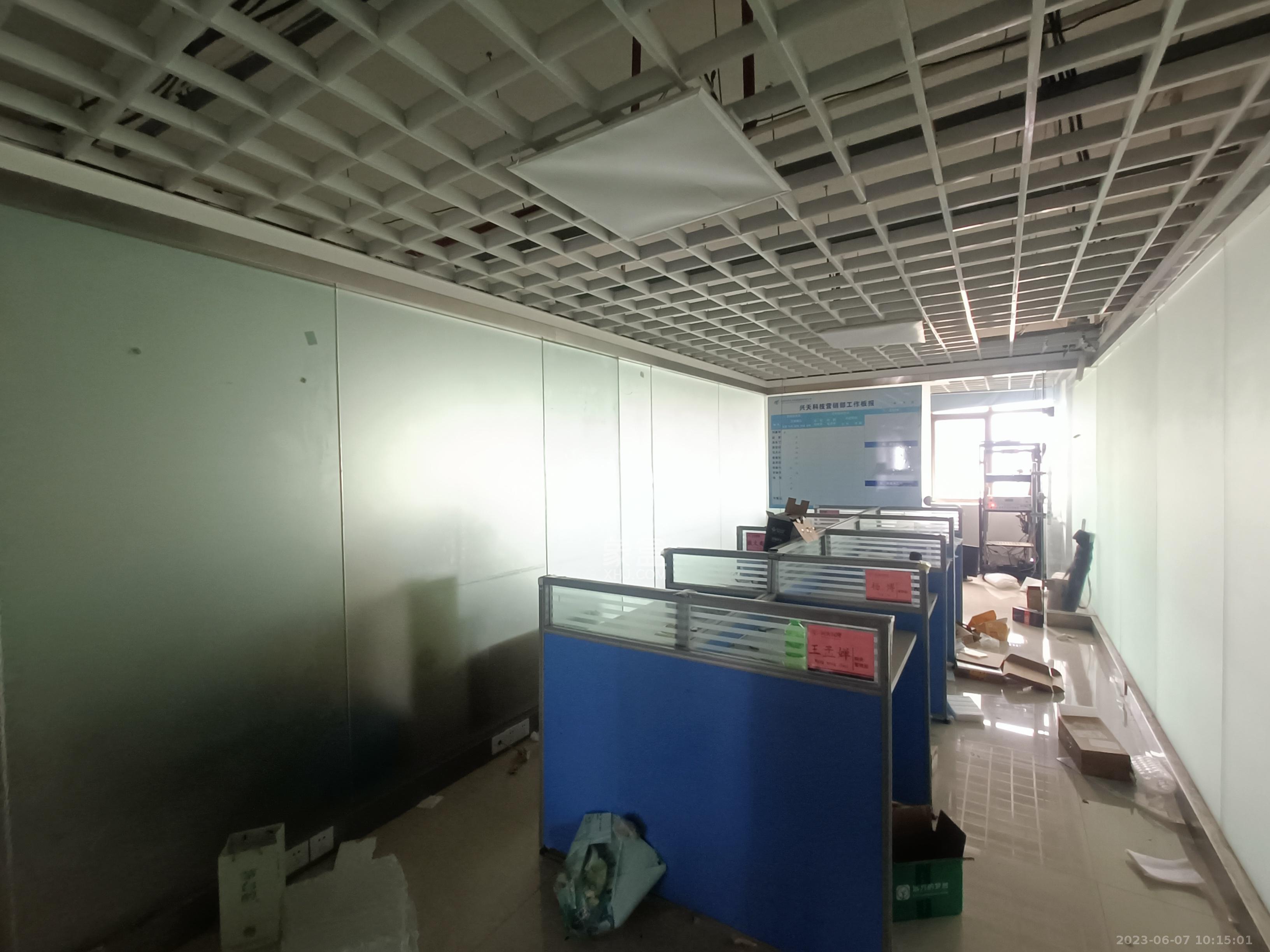 麓谷新长海中心   1500.0㎡     75000.00元/月室内图
