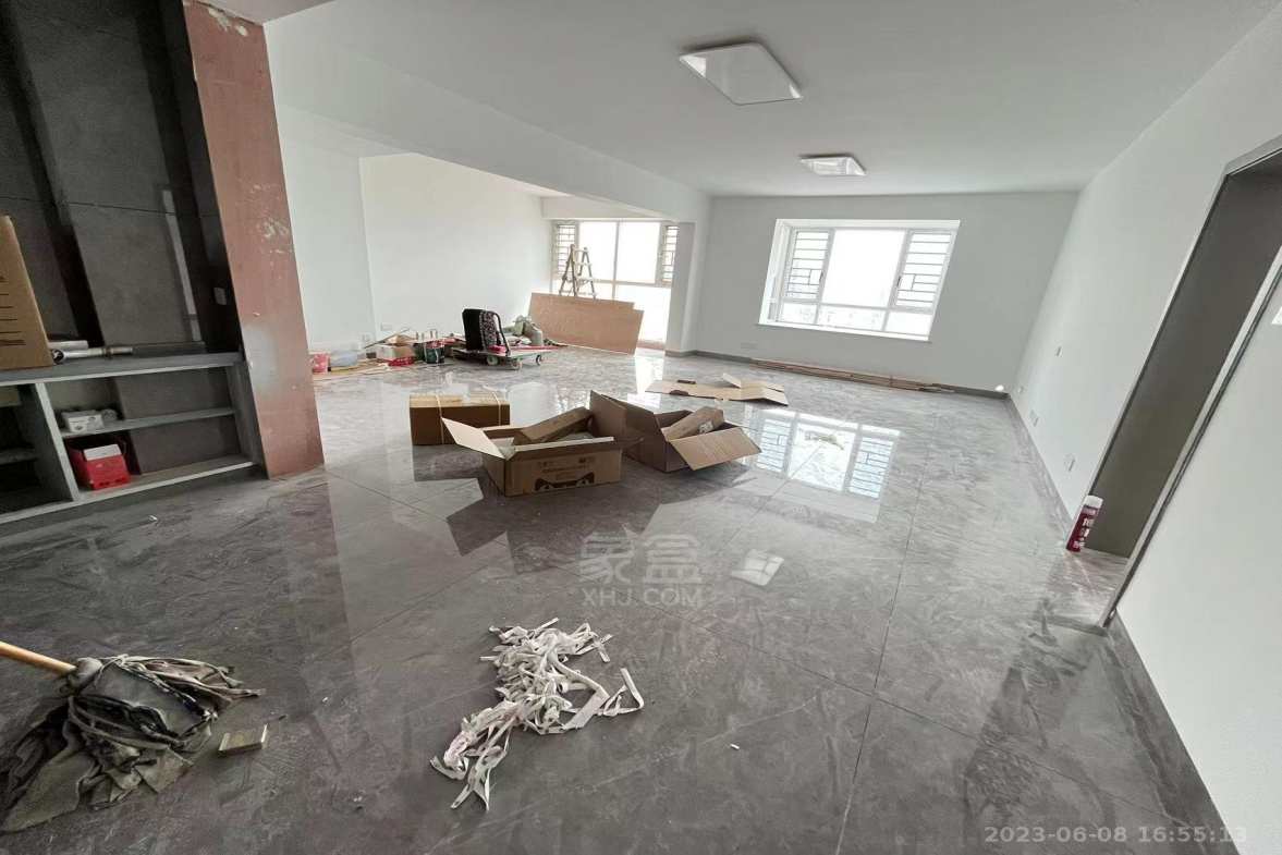 银泰财富广场  4室2厅2卫    3500.0元/月户型图