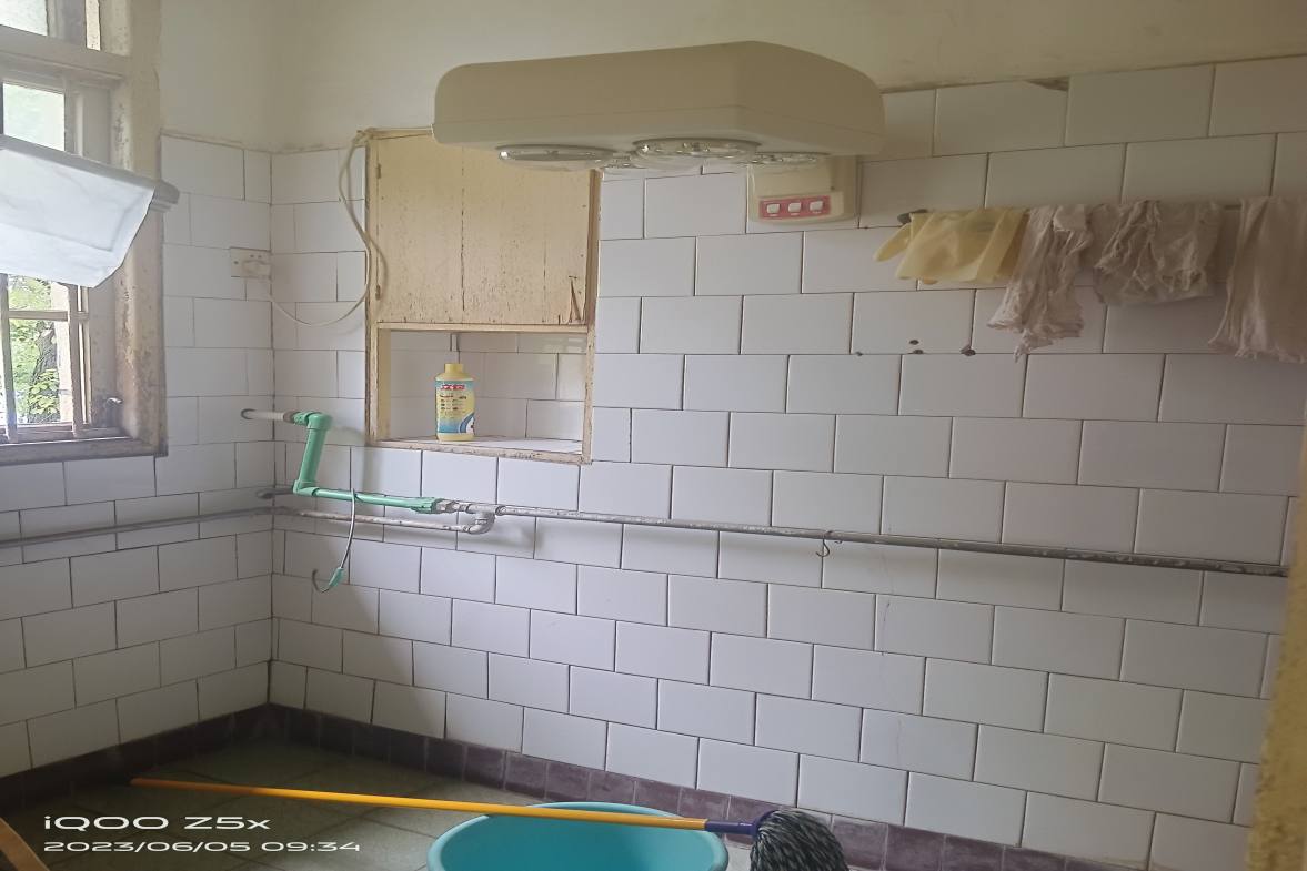 旁山冲  3室1厅1卫    28.0万 旁山冲  3室1厅1卫    28.0万卫生间