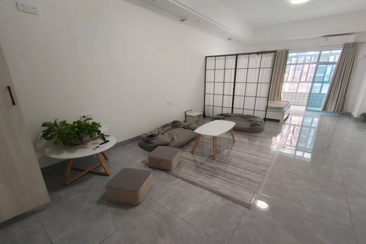 华南城市广场  1室1厅1卫   1700.00元/月室内图