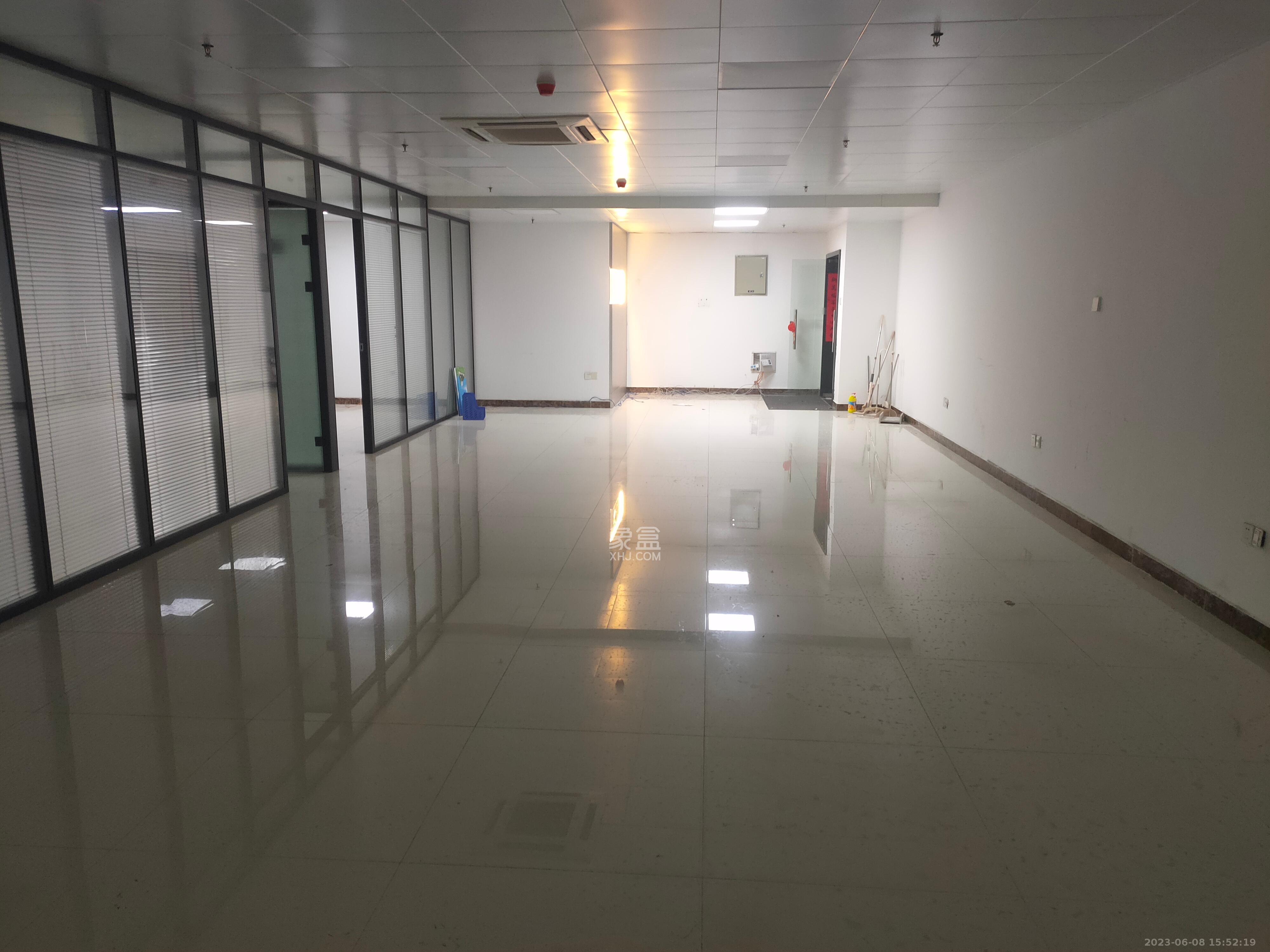 新长海广场   246.17㎡     12200.00元/月室内图