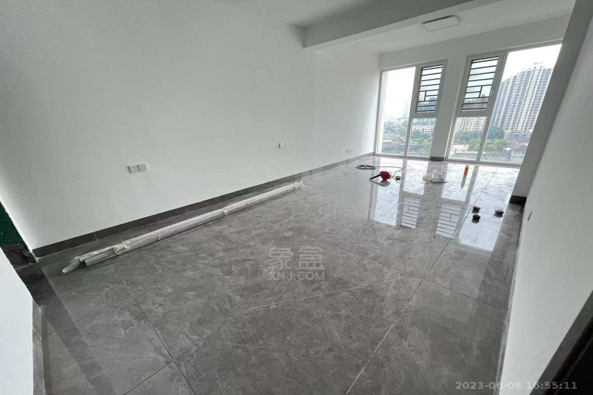 银泰财富广场  4室2厅2卫    3500.0元/月户型图