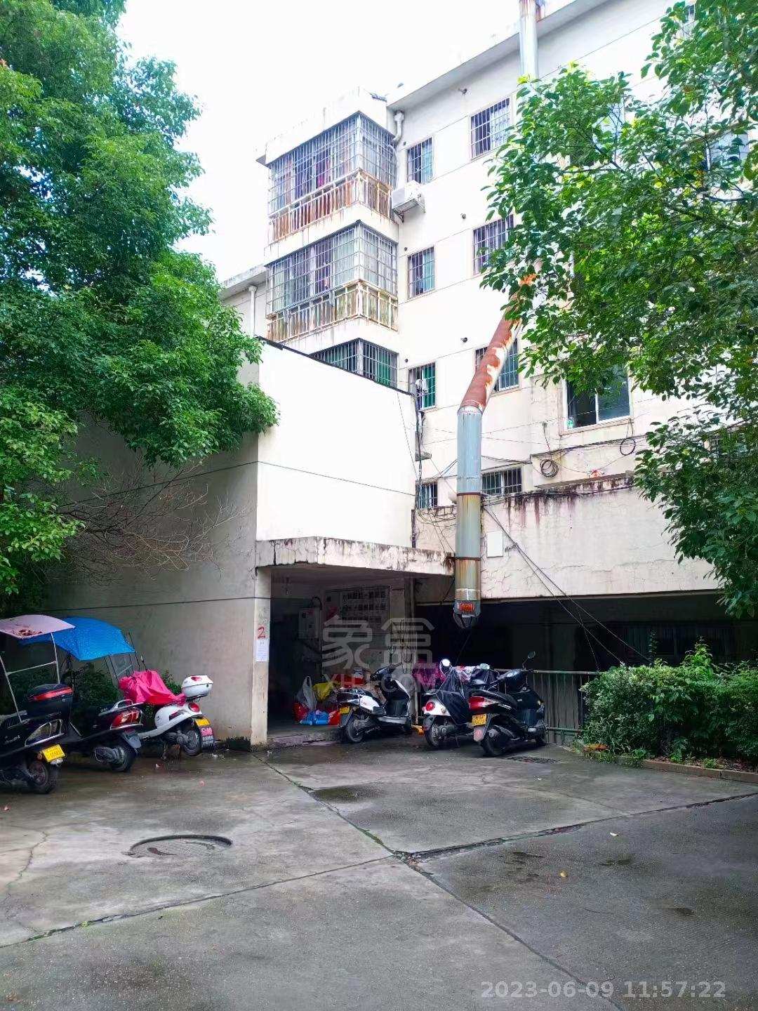 建宁购物公园  3室2厅1卫    1000.0元/月室内图