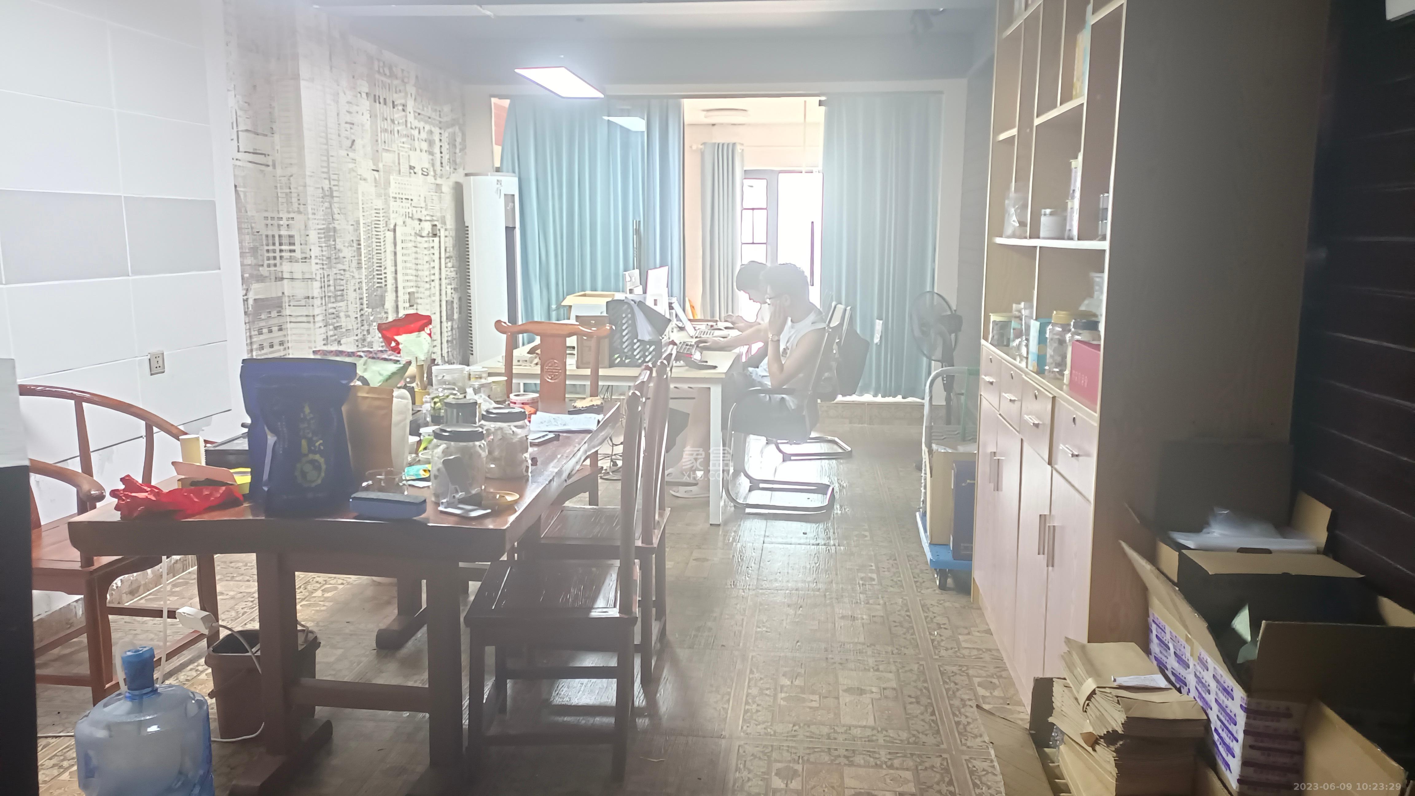 星大峰汇商务楼   59.5㎡      1400.0元/月室内图