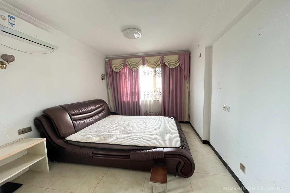 佛奥康桥水岸  3室2厅2卫    1800.0元/月室内图