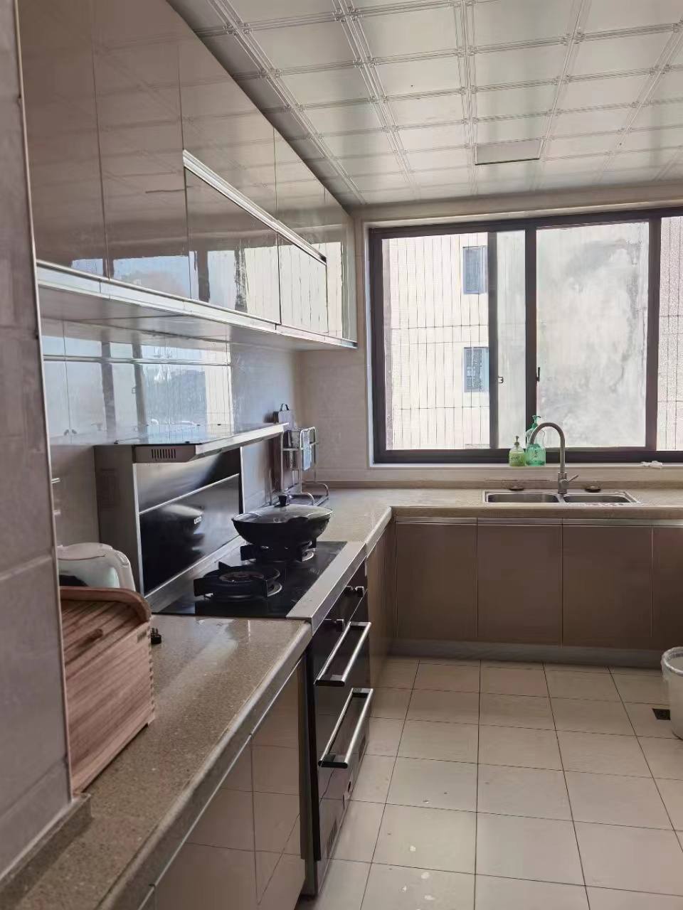 盛世时代广场  3室2厅2卫    2380.0元/月室内图