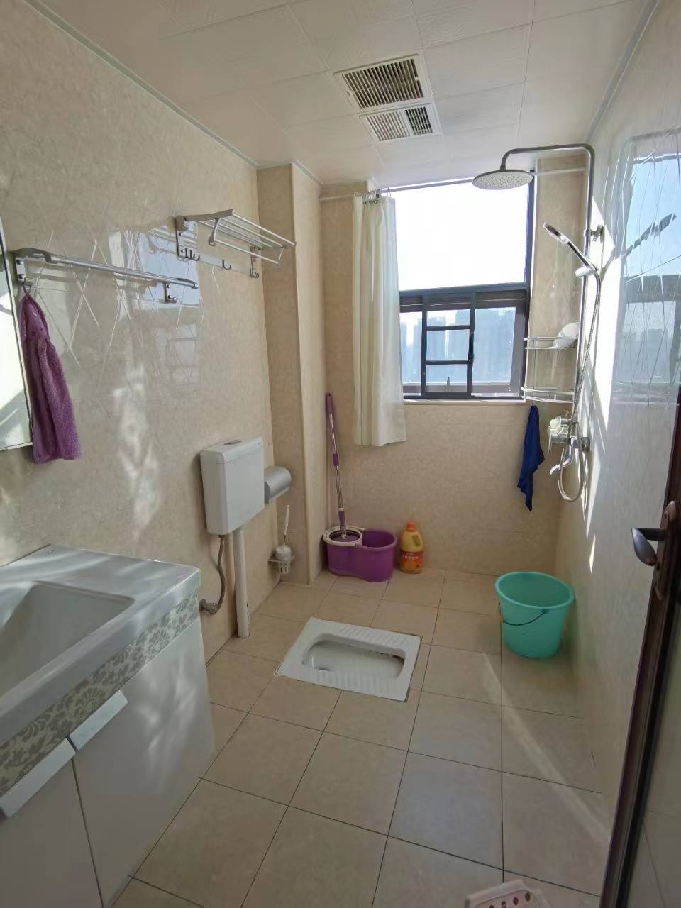 盛世时代广场  3室2厅2卫    2380.0元/月室内图