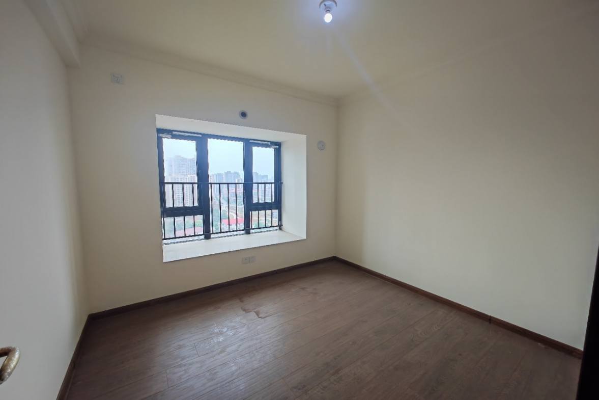 碧桂园娄星府  4室2厅2卫   110.00万 碧桂园娄星府  4室2厅2卫   110.00万客厅