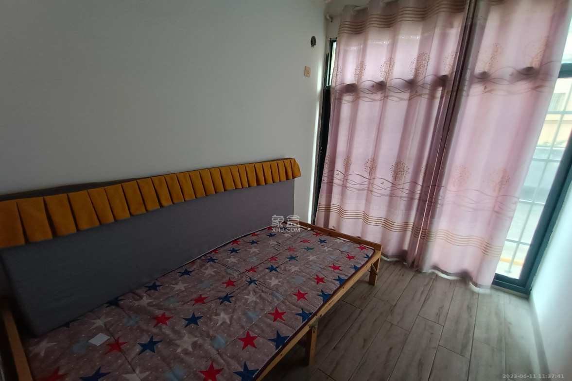 中悦领秀城  3室2厅1卫    1700.0元/月室内图