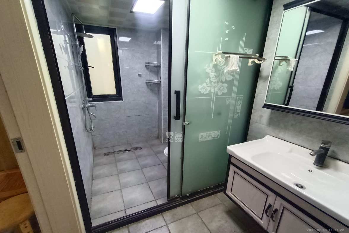 中悦领秀城  3室2厅1卫    1700.0元/月室内图