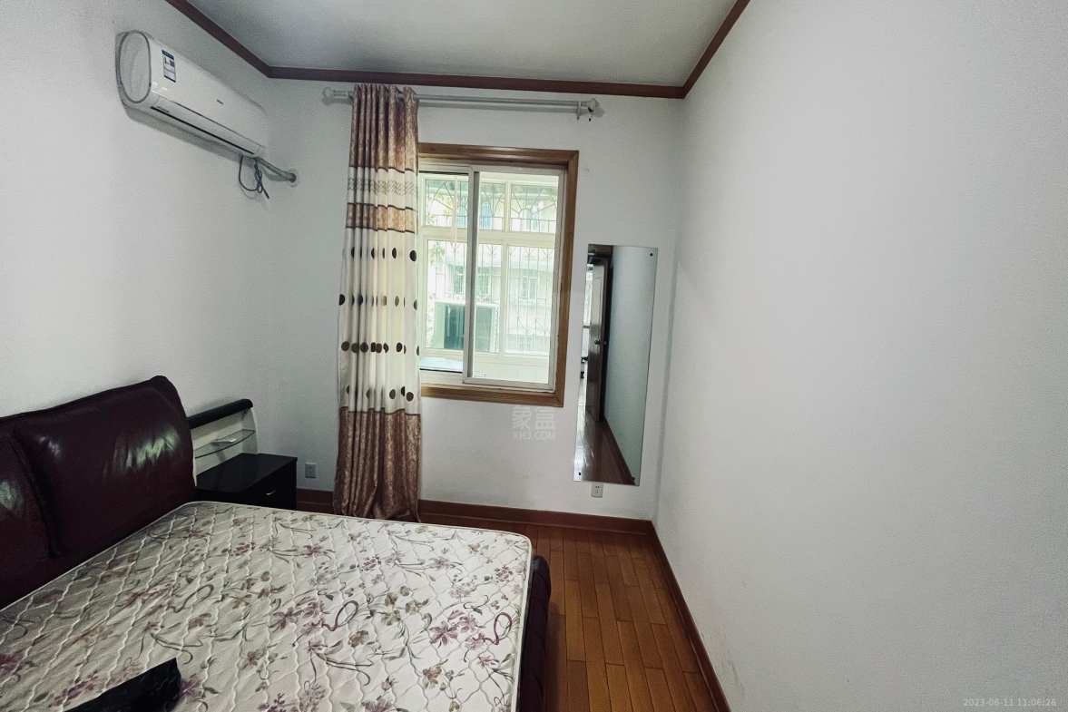 花园一村  3室2厅2卫    1600.0元/月室内图