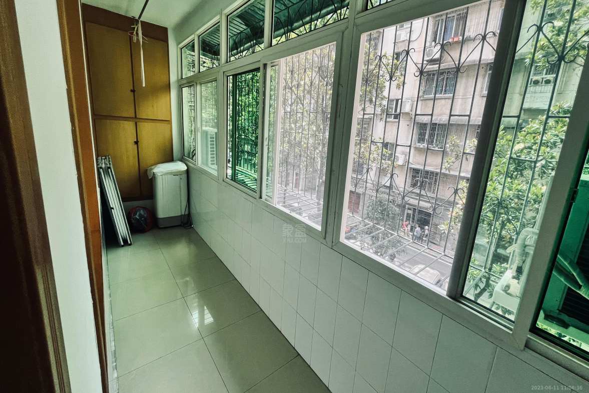 花园一村  3室2厅2卫    1600.0元/月室内图