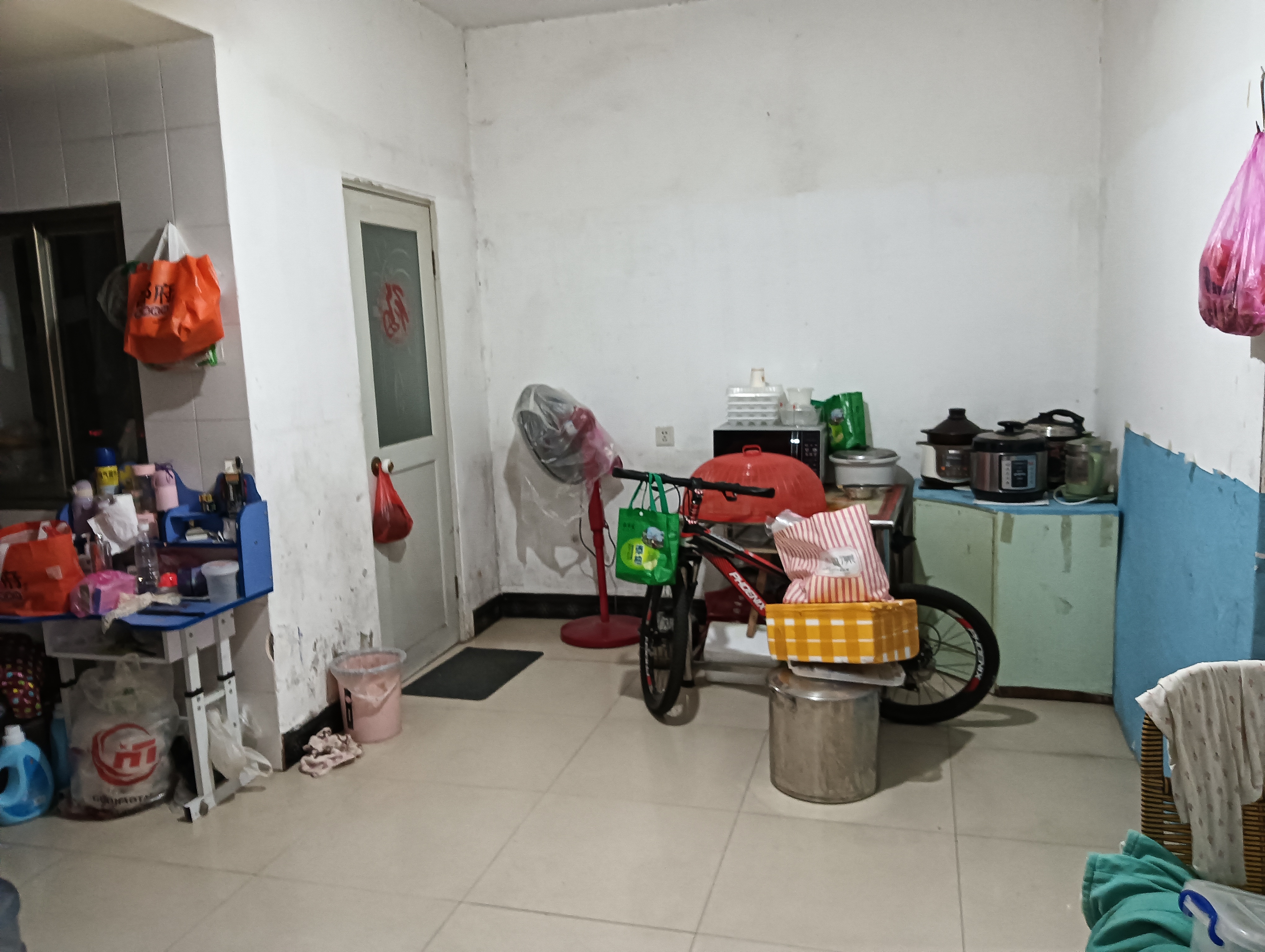 煤气公司家属楼  3室1厅1卫   42.00万