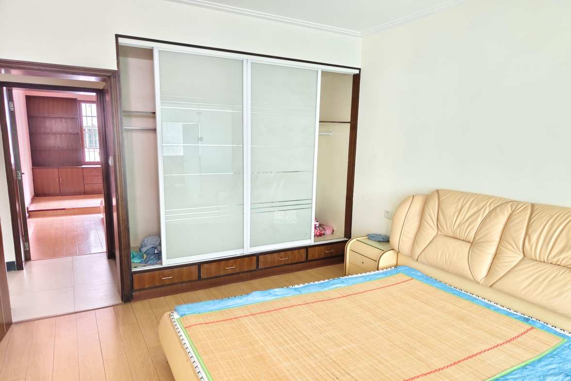 茶叶大市场“山水茗园”  2室2厅1卫   1500.00元/月室内图