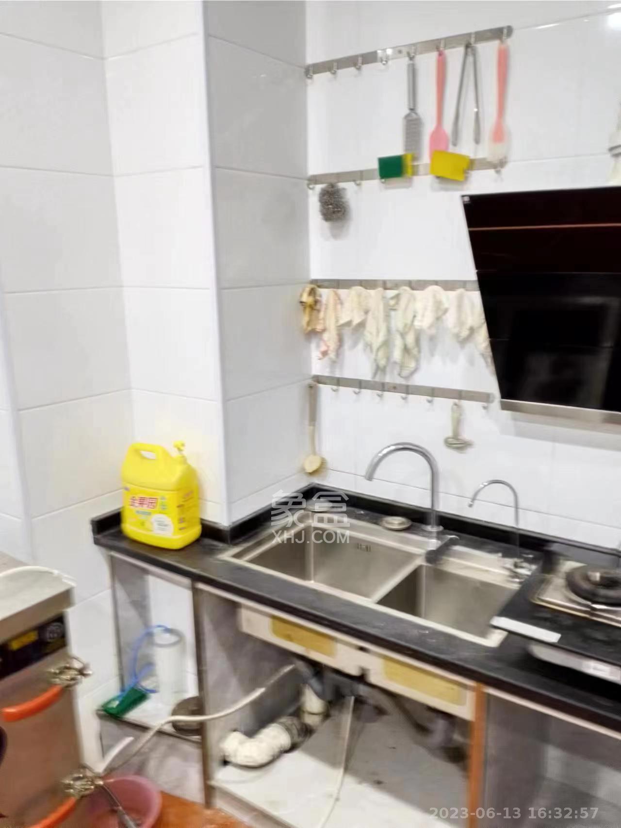 万达红街   59.0㎡     1500.00元/月