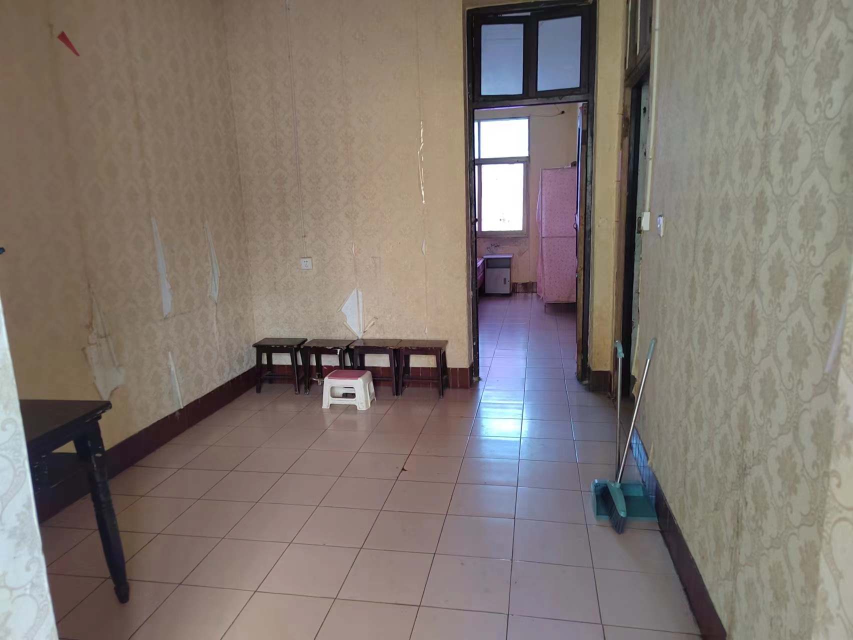 涟钢散盘  3室2厅1卫    650.0元/月