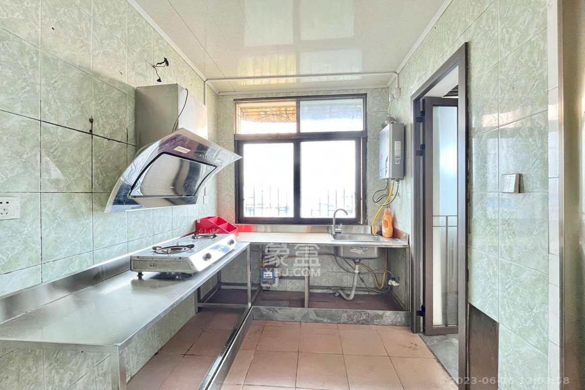 欣欣新村  4室2厅1卫    2800.0元/月室内图