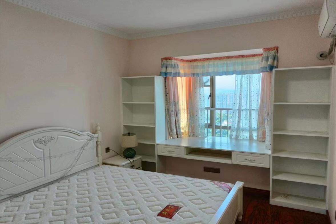 东盛佳园(检察院宿舍) 4室2厅2卫 2500.0元/月 东盛佳园(检察院宿舍) 4室2厅2卫 2500.0元/月室内图