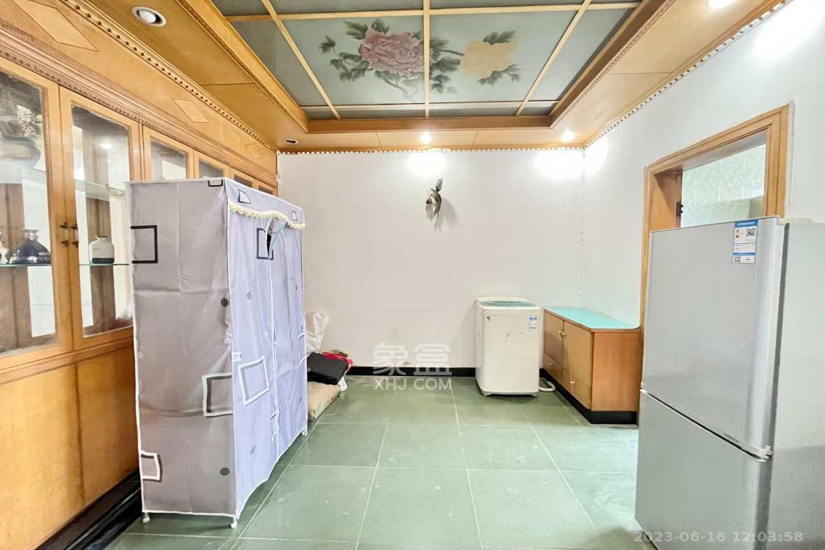 欣欣新村  4室2厅1卫    2800.0元/月室内图
