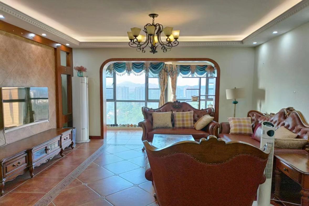 东盛佳园(检察院宿舍) 4室2厅2卫 2500.0元/月 东盛佳园(检察院宿舍) 4室2厅2卫 2500.0元/月室内图