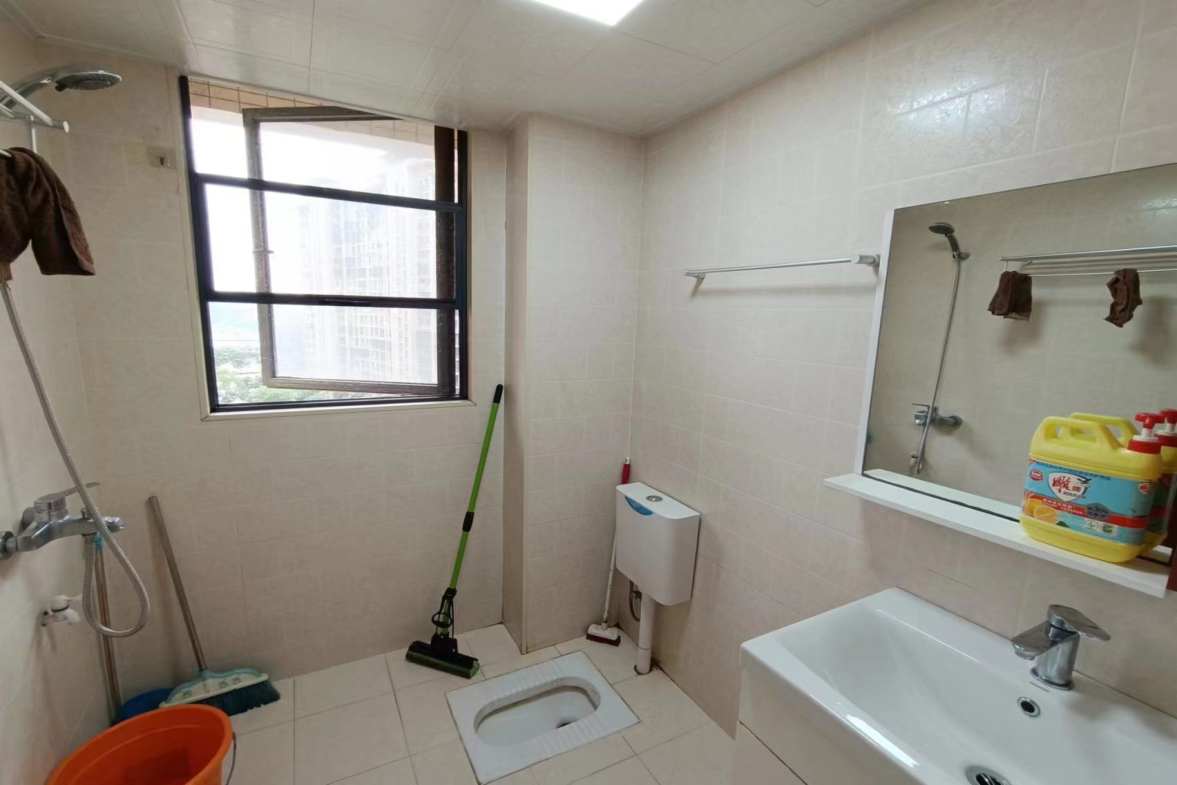 星河国际  3室2厅1卫    2100.0元/月室内图