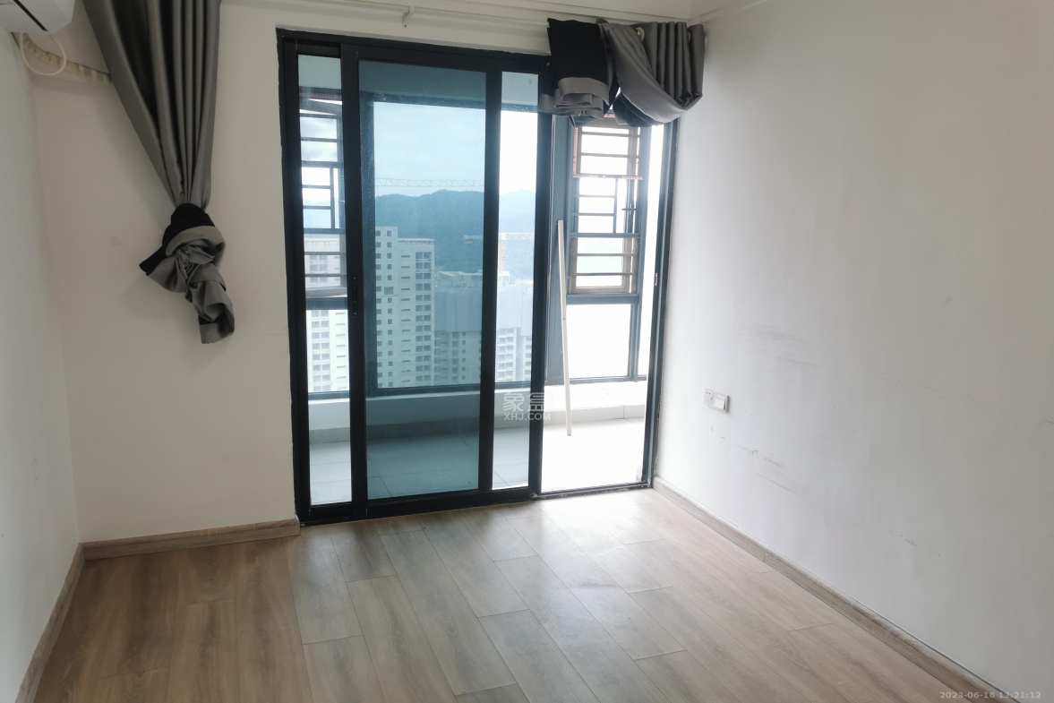 南山梅溪一方 3室2厅2卫 2800.0元/月 南山梅溪一方 3室2厅2卫 2800.0元/月室内图