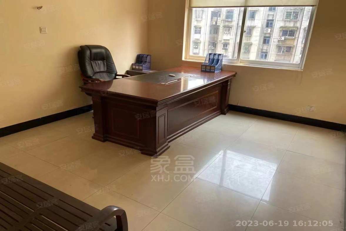 长江北路散盘 4室2厅2卫 2800.0元/月 长江北路散盘 4室2厅2卫 2800.0元/月室内图