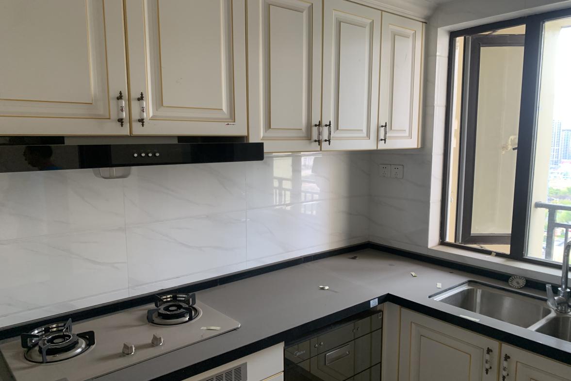 碧桂园娄星府  4室2厅2卫    95.0万 碧桂园娄星府  4室2厅2卫    95.0万厨房