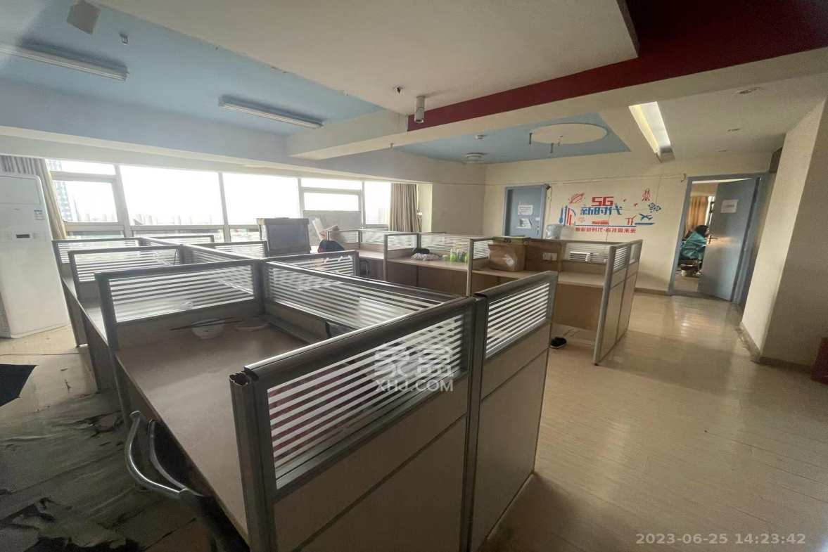 城市快线（新建大厦）  3室2厅2卫    5800.0元/月室内图