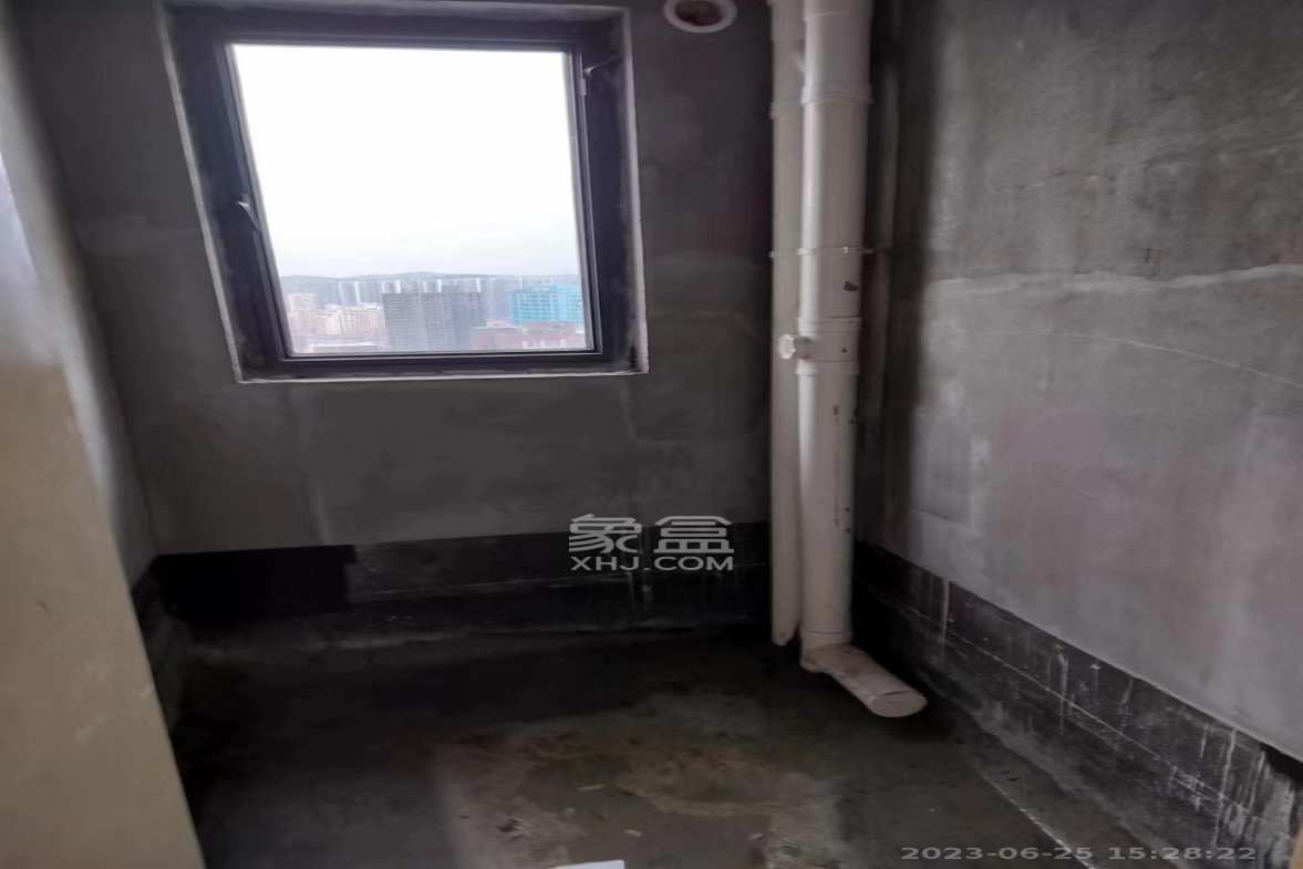 建投象山国际  4室2厅2卫    2200.0元/月 建投象山国际  4室2厅2卫    2200.0元/月室内图