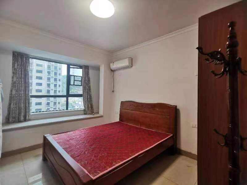 百弘学府城  3室2厅2卫    1800.0元/月室内图