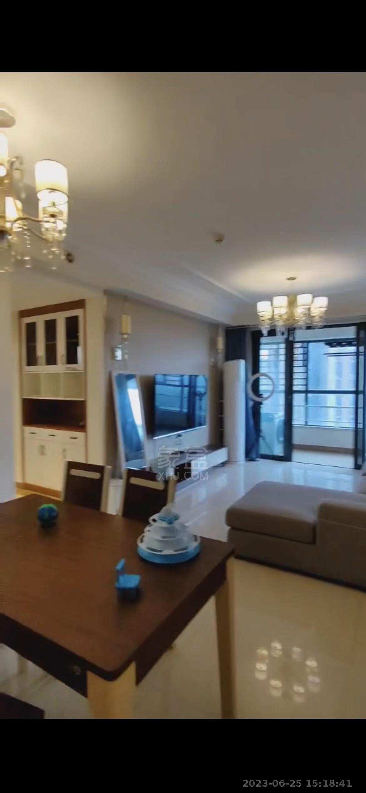 恒大御景湾  3室2厅2卫    2300.0元/月室内图1