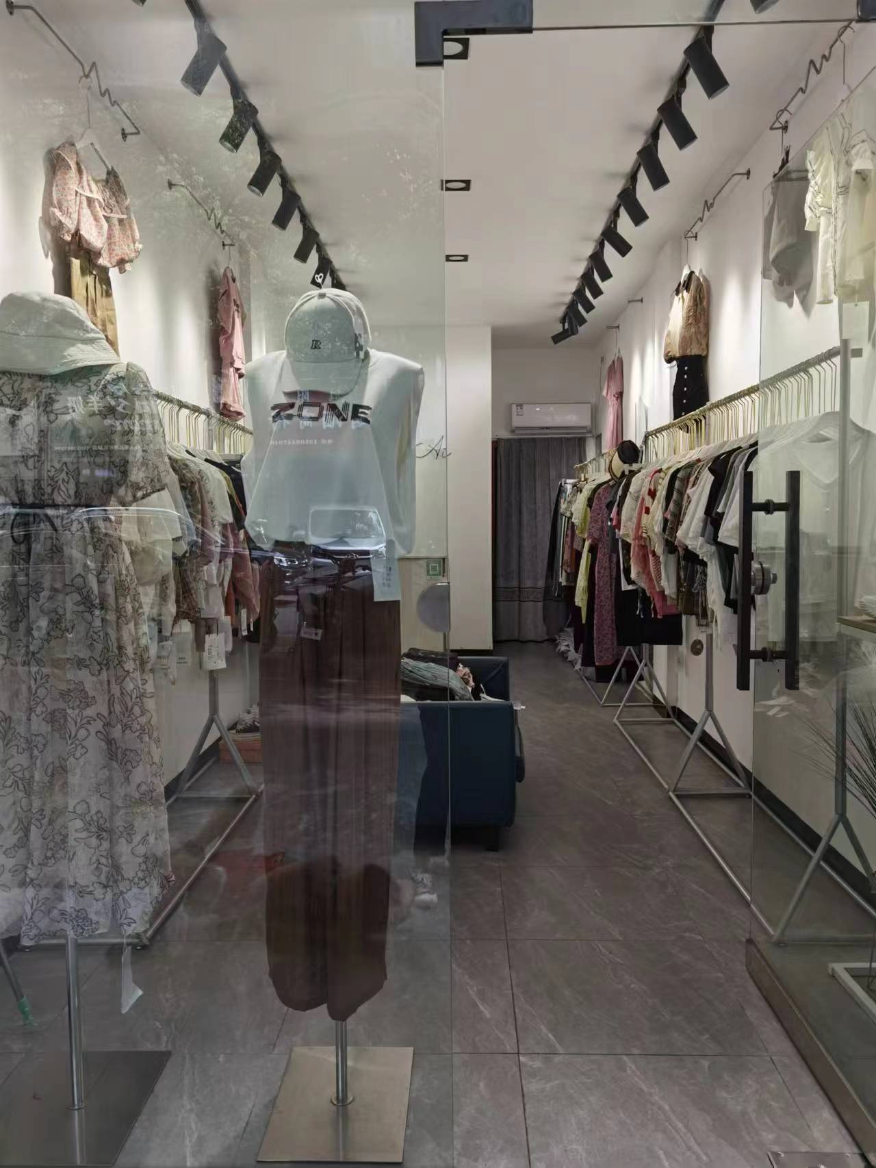 涟钢散盘   35.0㎡      1000.0元/月室内图