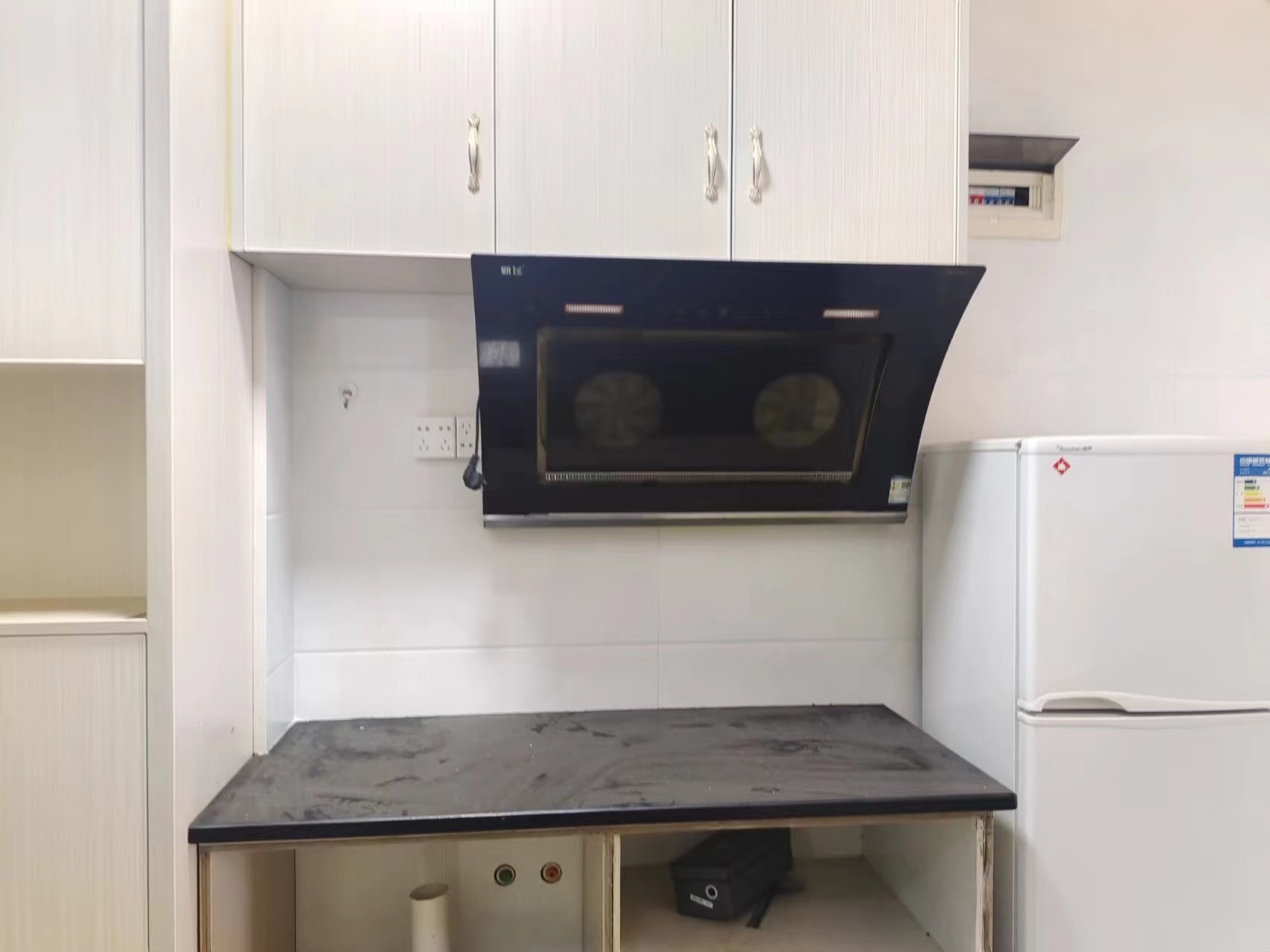 五洲富隆中心  1室1厅1卫    900.0元/月