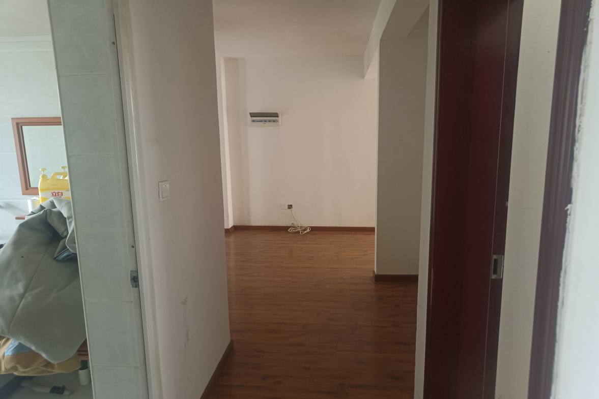 富厚名城  3室1厅2卫    88.0万 富厚名城  3室1厅2卫    88.0万客厅