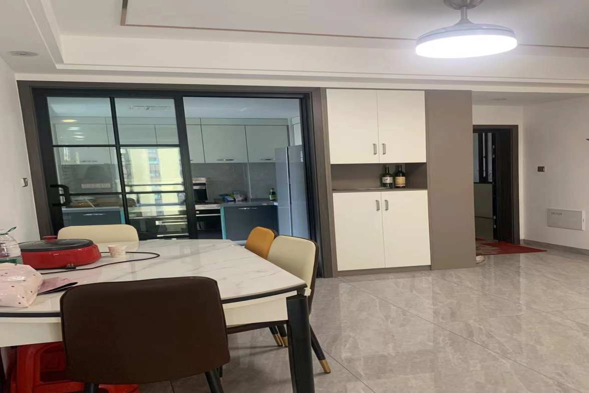 滨江名都 3室2厅2卫 2000.0元/月 滨江名都 3室2厅2卫 2000.0元/月室内图