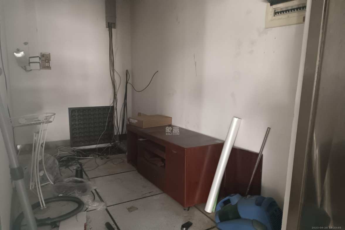 华侨国际 1室1厅1卫 15000.0元/月 华侨国际 1室1厅1卫 15000.0元/月室内图