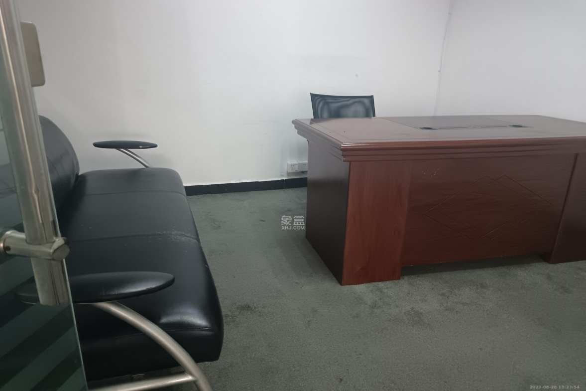 华侨国际 1室1厅1卫 15000.0元/月 华侨国际 1室1厅1卫 15000.0元/月室内图