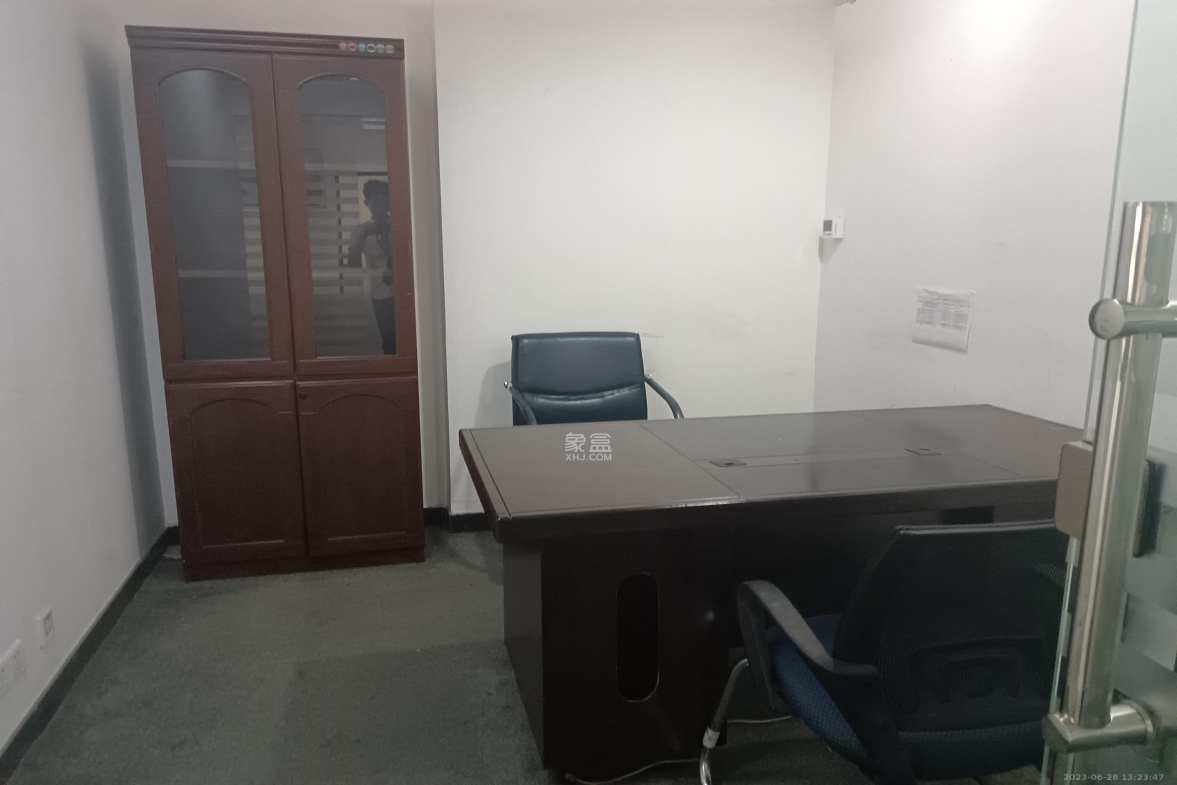 华侨国际 1室1厅1卫 15000.0元/月 华侨国际 1室1厅1卫 15000.0元/月室内图