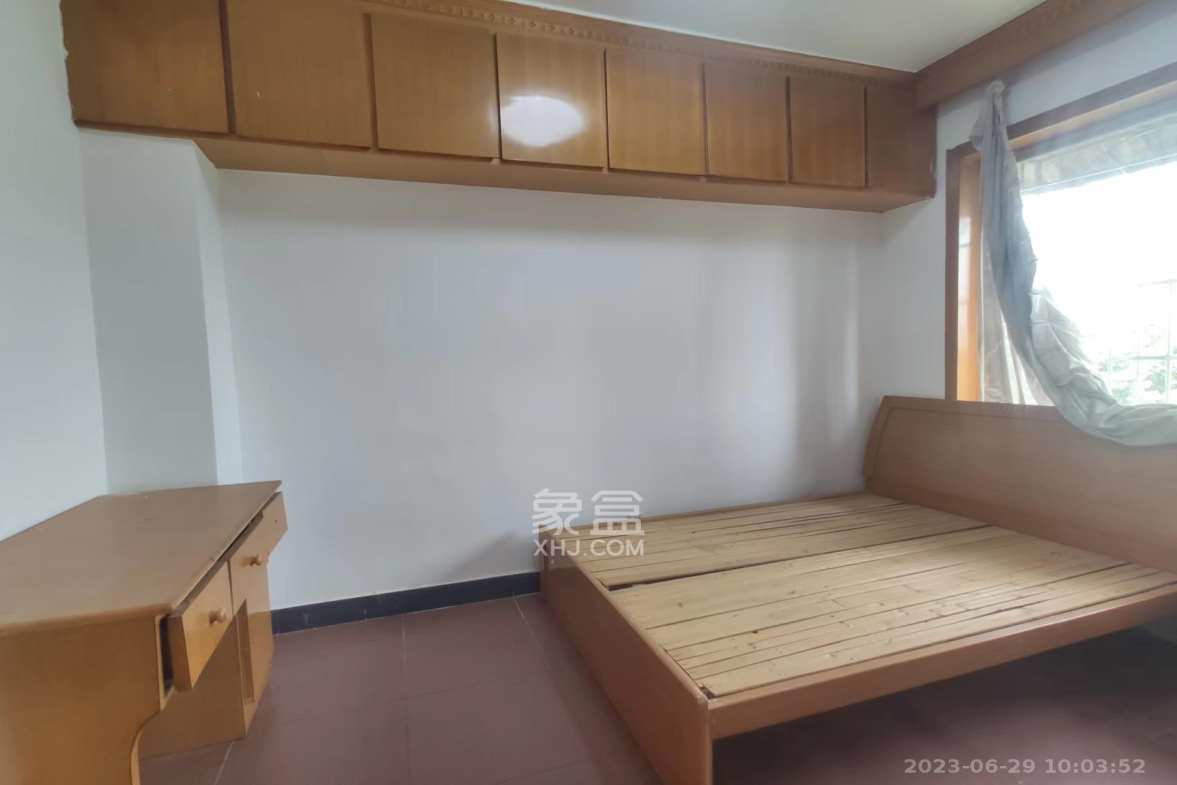 城南东路环保宿舍  4室2厅1卫    2200.0元/月室内图