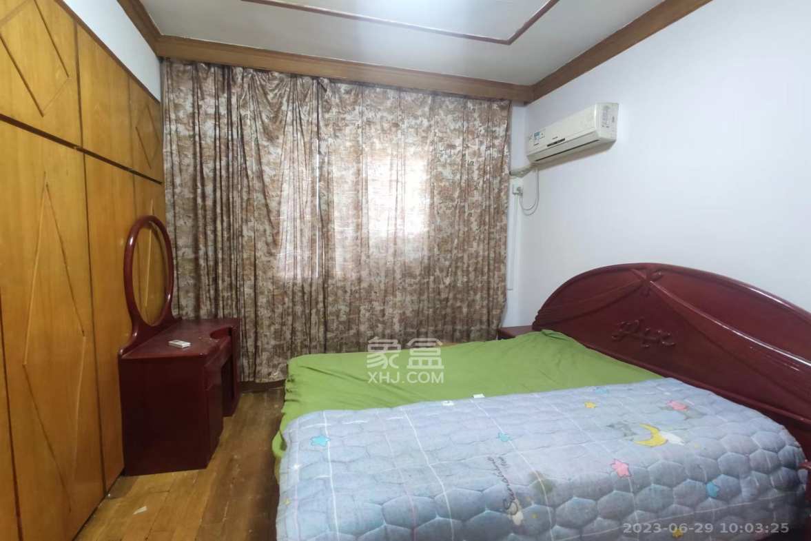 城南东路环保宿舍  4室2厅1卫    2200.0元/月室内图