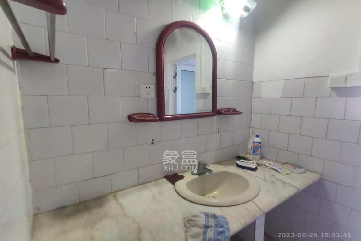 城南东路环保宿舍  4室2厅1卫    2200.0元/月室内图