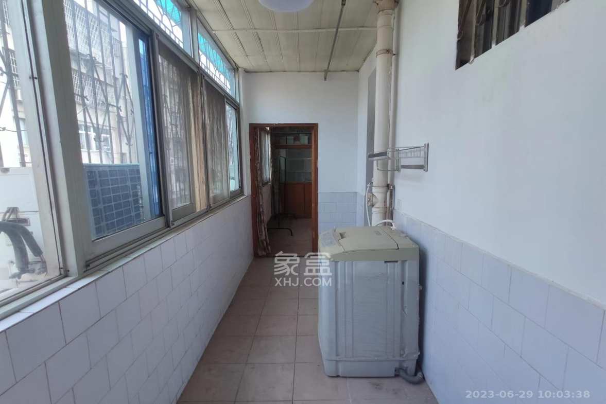 城南东路环保宿舍  4室2厅1卫    2200.0元/月室内图