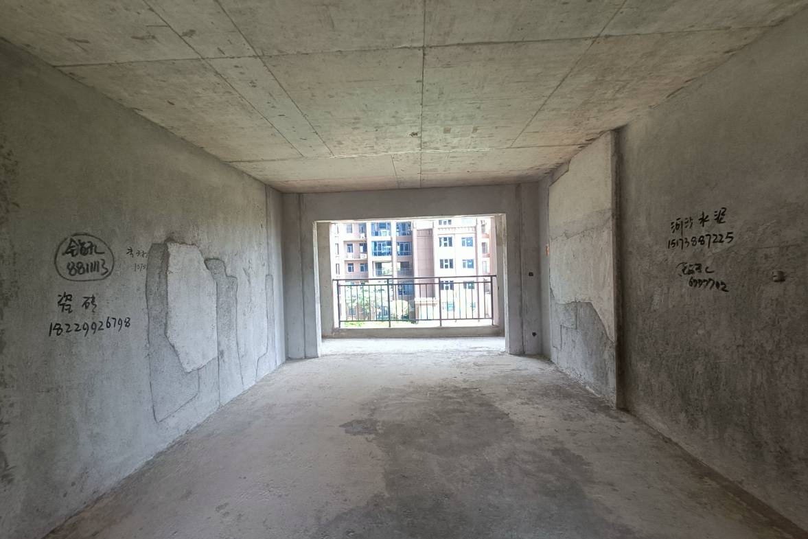 中甸.上河郡  4室2厅2卫    55.0万客厅