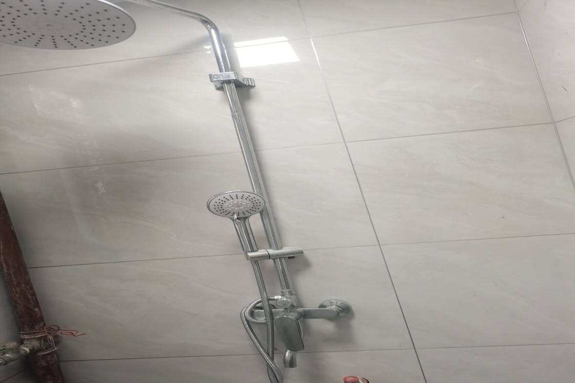 一中附小校内单位房  3室2厅1卫    1200.0元/月室内图