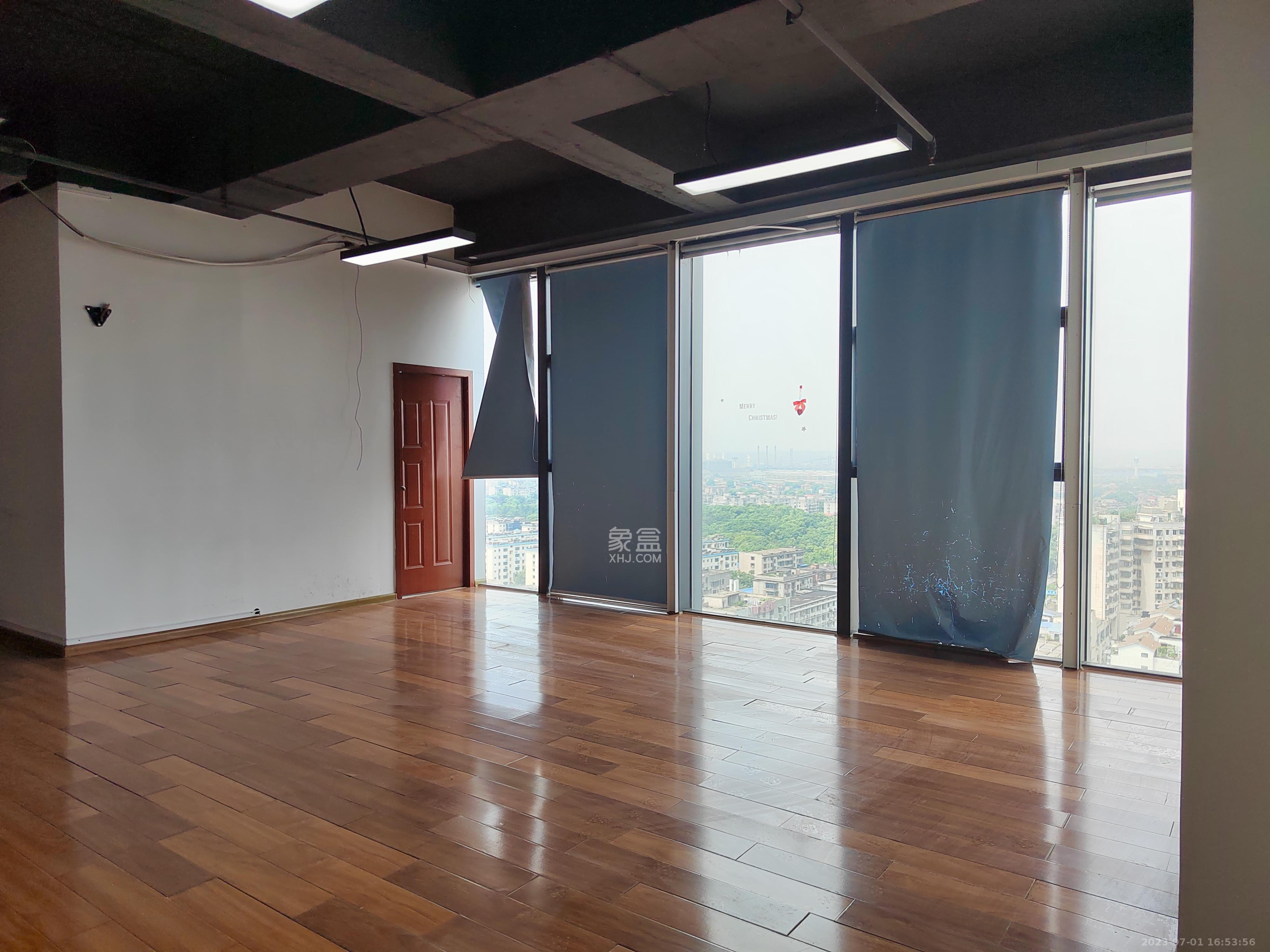 湘潭中心   120.0㎡      4500.0元/月室内图